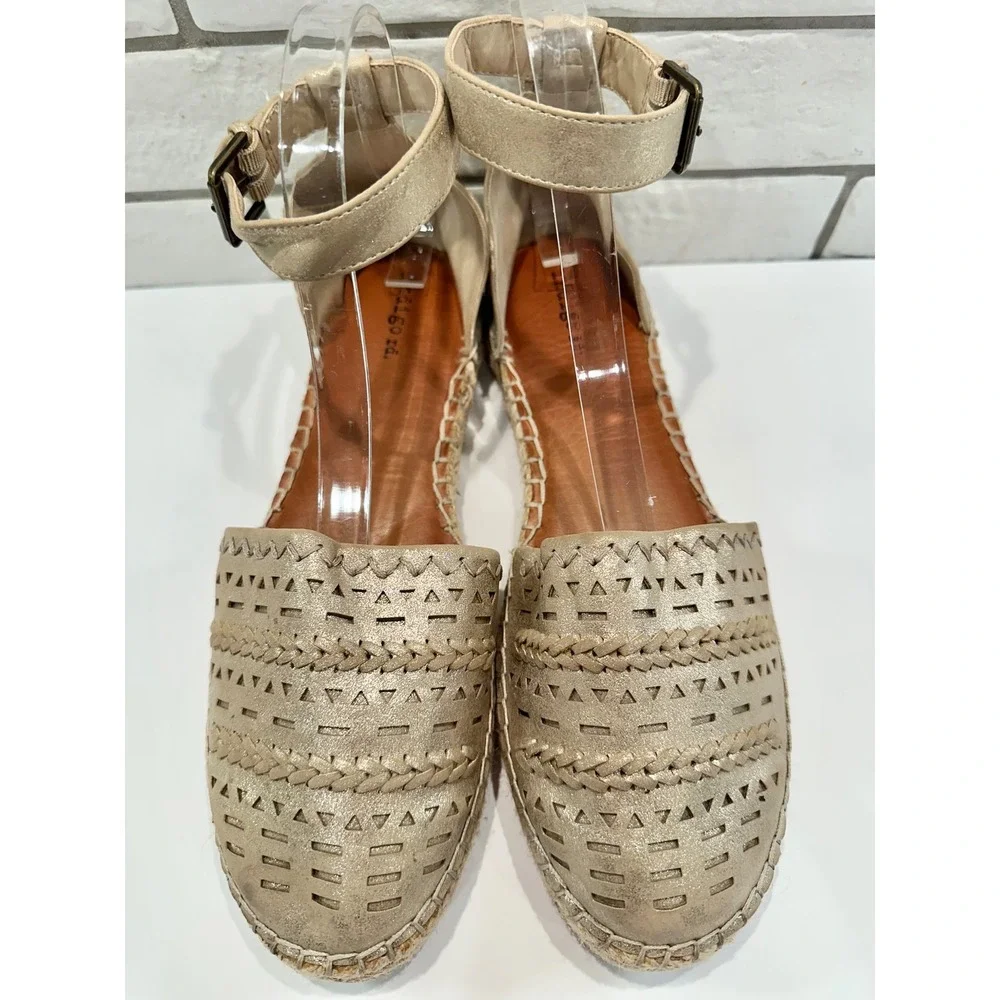 Indigo Rd Gold Laser Cut Ankle Strap Espadrille Flats Women's Size‎ 10M